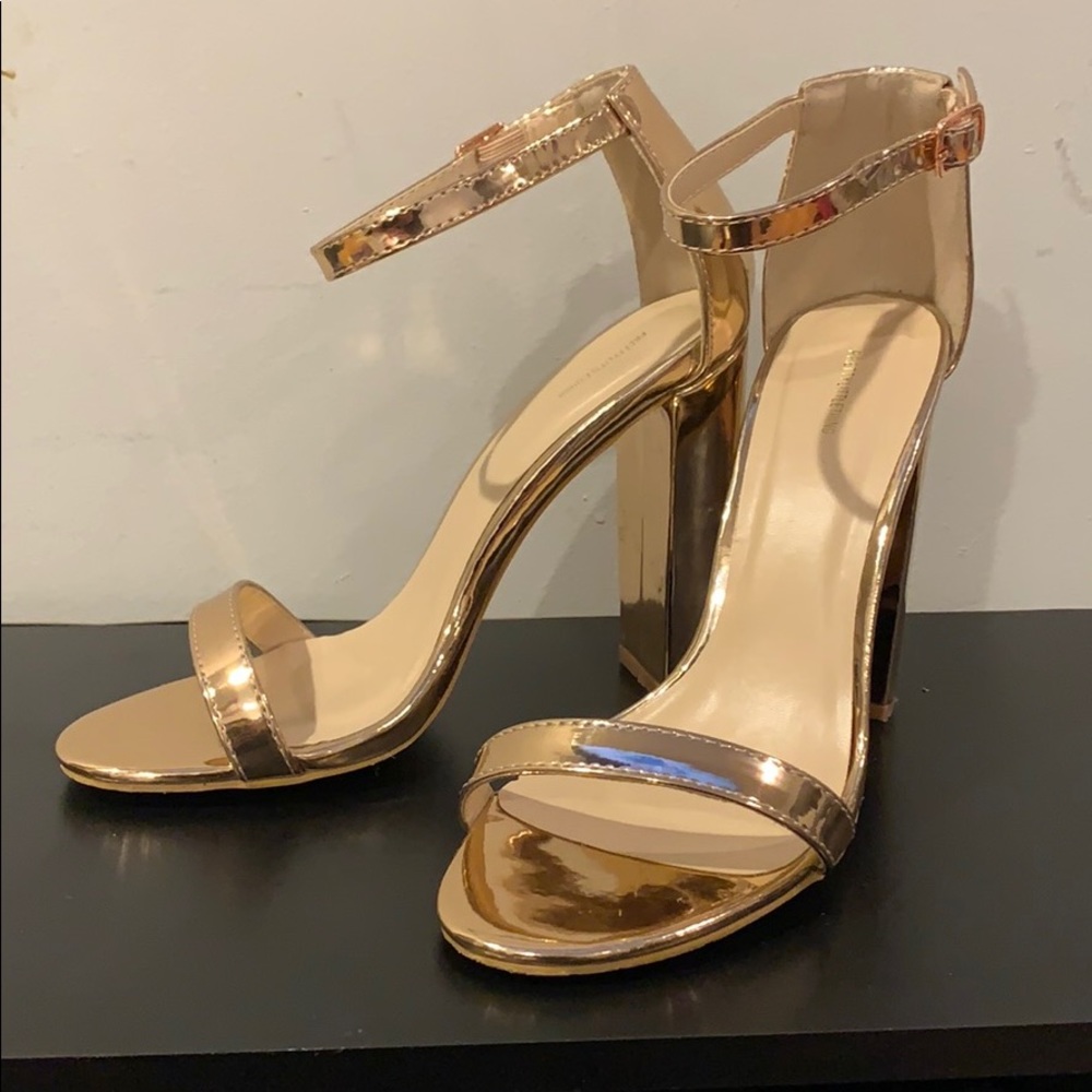 Gold; 4inches tall; size 6